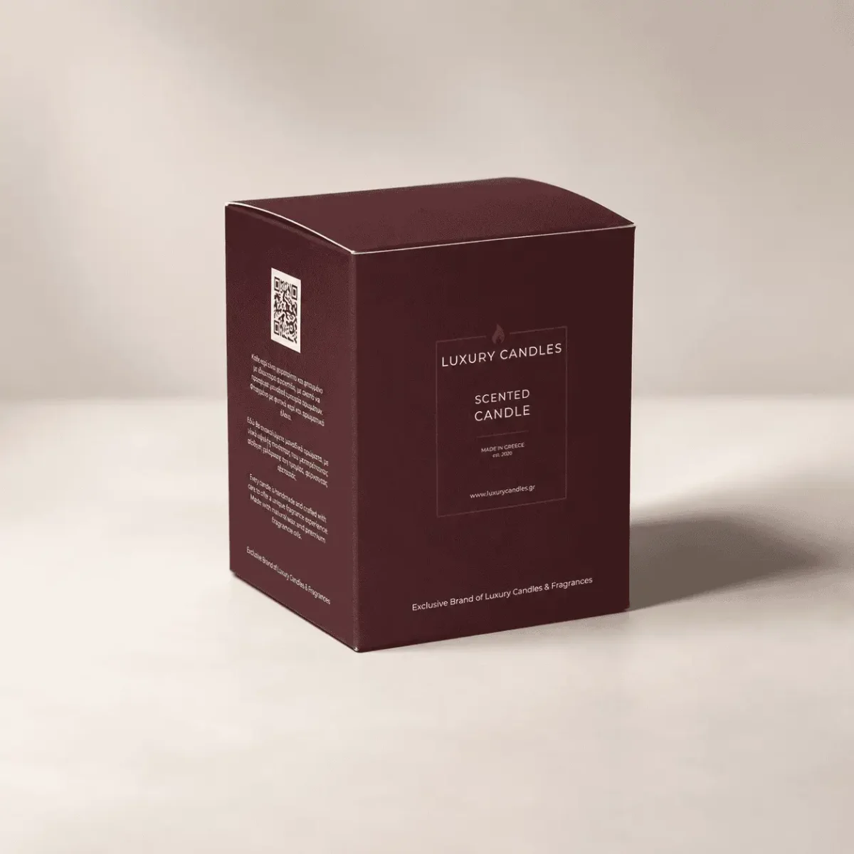 Dunkelrote Produktbox der Duftkerze Banoffee von Luxury Candles mit weißem Logo und Produktinformationen