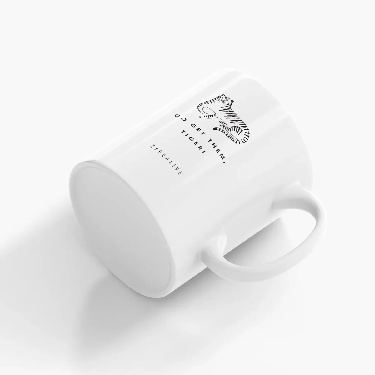 Weiße Keramiktasse mit schwarzem Tigerillustration und Text „Go get them tiger